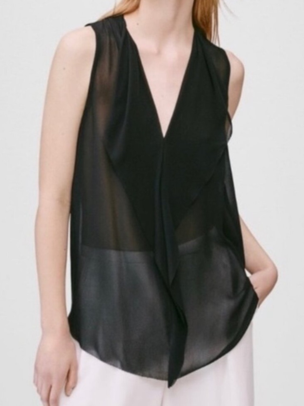 Aritzia T Babaton Ainsley 100% Silk Sleeveless Blouse Quiet Luxury Black Small